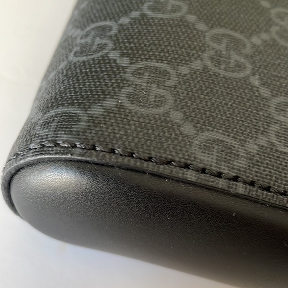 ❌(SOLD)❌NWT-AUTHENTIC UNISEX MESSENGER LEATHER BAG GUCCI, MADE IN ITALY. - Picture 10 of 17